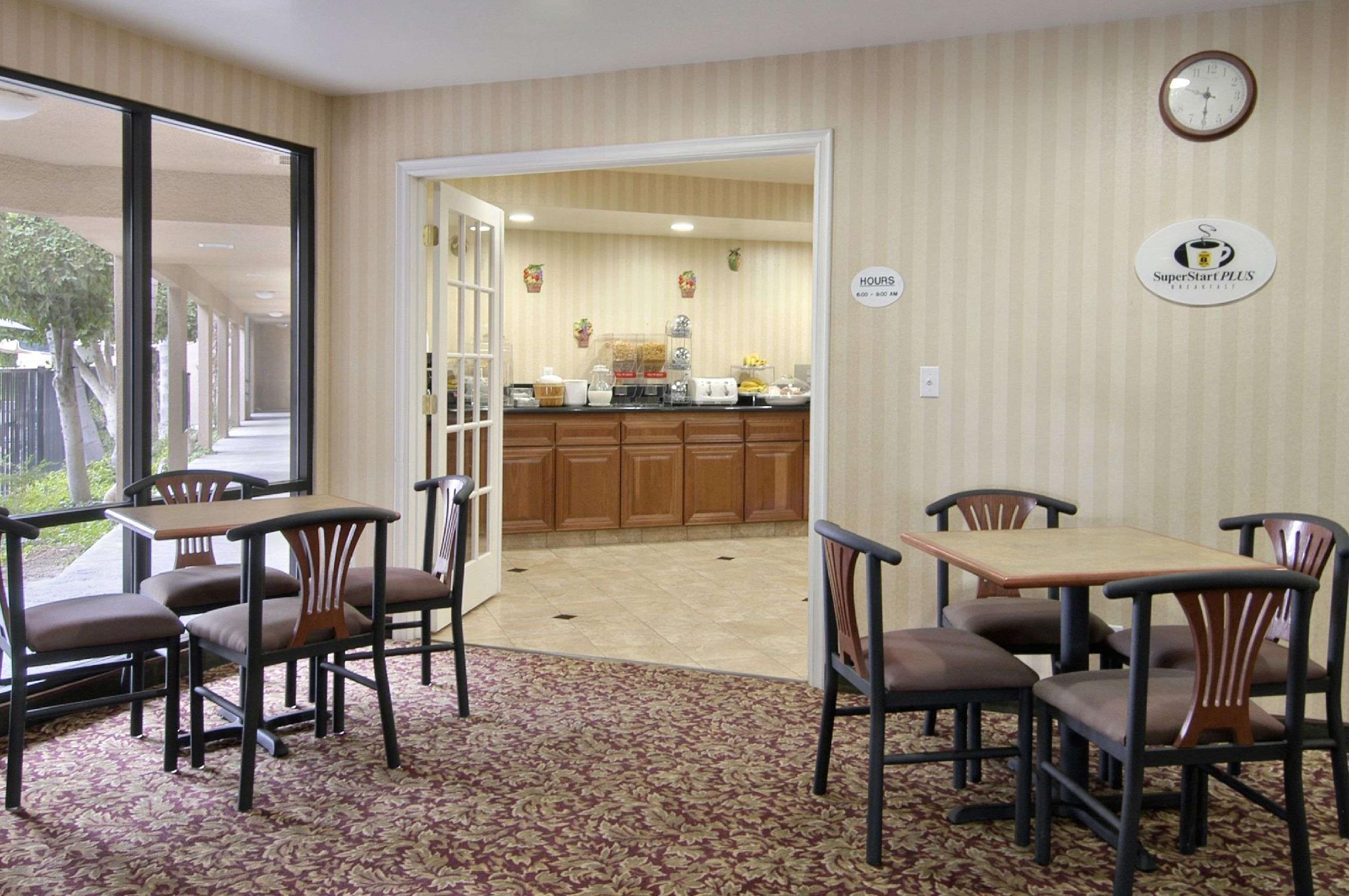 Travelodge By Wyndham Commerce Los Angeles Area Dış mekan fotoğraf