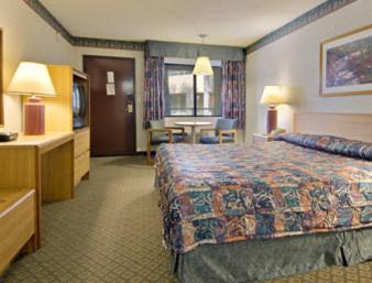 Travelodge By Wyndham Commerce Los Angeles Area Dış mekan fotoğraf